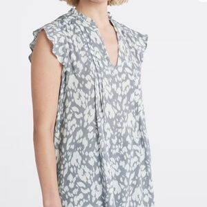 Fun2Fun Summer Flutter Sleeve Top - small